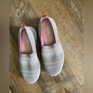 Rya Surround Fit Stretch Fabric Slip On Loafer Gray Women’s Size 8.5 W